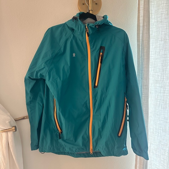 KD Windbreaker - Picture 1 of 5